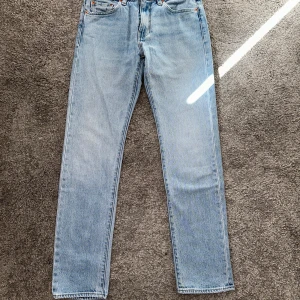 Levi’s Jeans 502 (W30 L32) - Hej! Säljer dessa Levis Jeans i superbra skick, inga slitage eller defekter.  Modell: 502 Nypris: 1100kr  Hör av dig vid fler frågor!