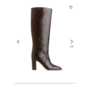 Arket boots - Säljer mina arket boots. Har använts i någon månad. Dessvärre är de lite för smala för mig. Lägger upp mina egna bilder inom kort. Köpte för 3700 ungefär 