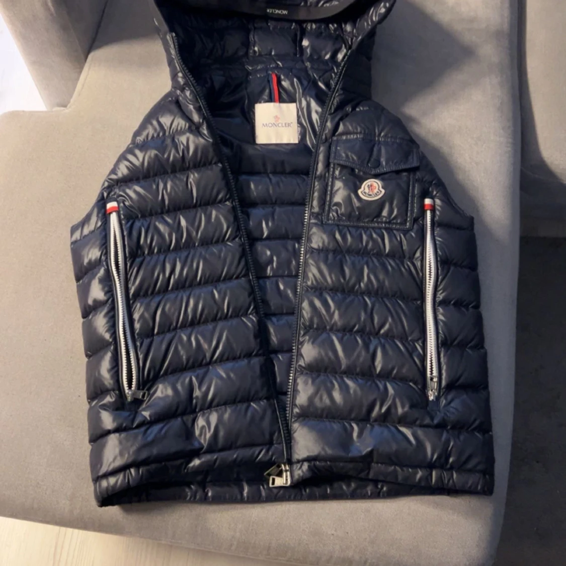 Moncler väst  - 90
