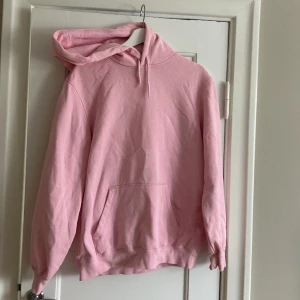 Ljusrosa hoodie - Ljusrosa oversize hoodie från Hm, knappt använd🌸🩷