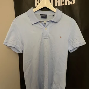 Gant piké  - Gant piké i storlek small. Knappast använd så i bra skick