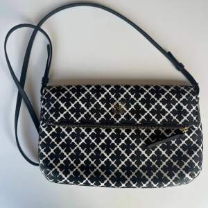 Fin handväska/kuverväska från By Malene Birger. 💗