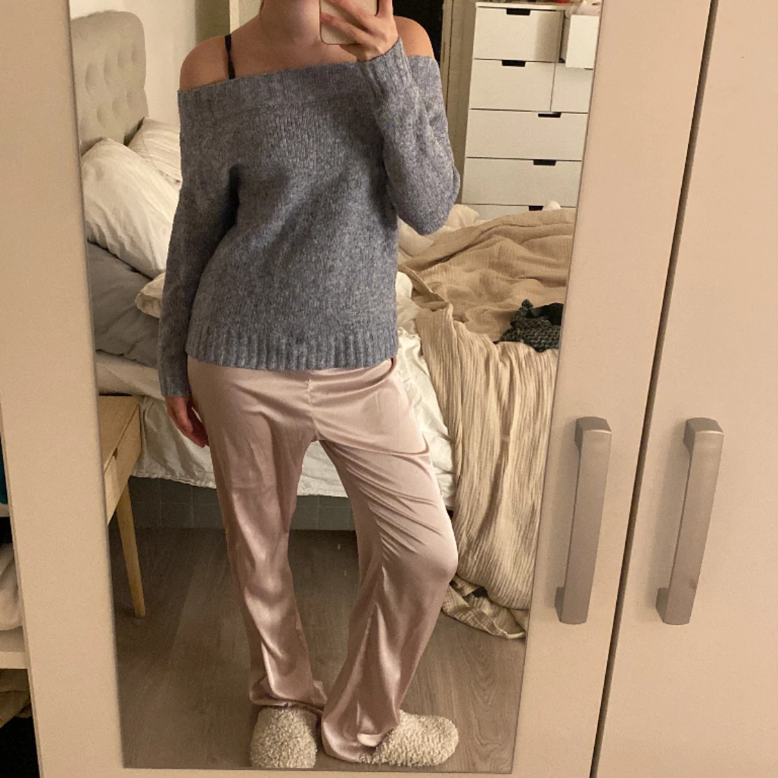 Mysig off skolserie tröja