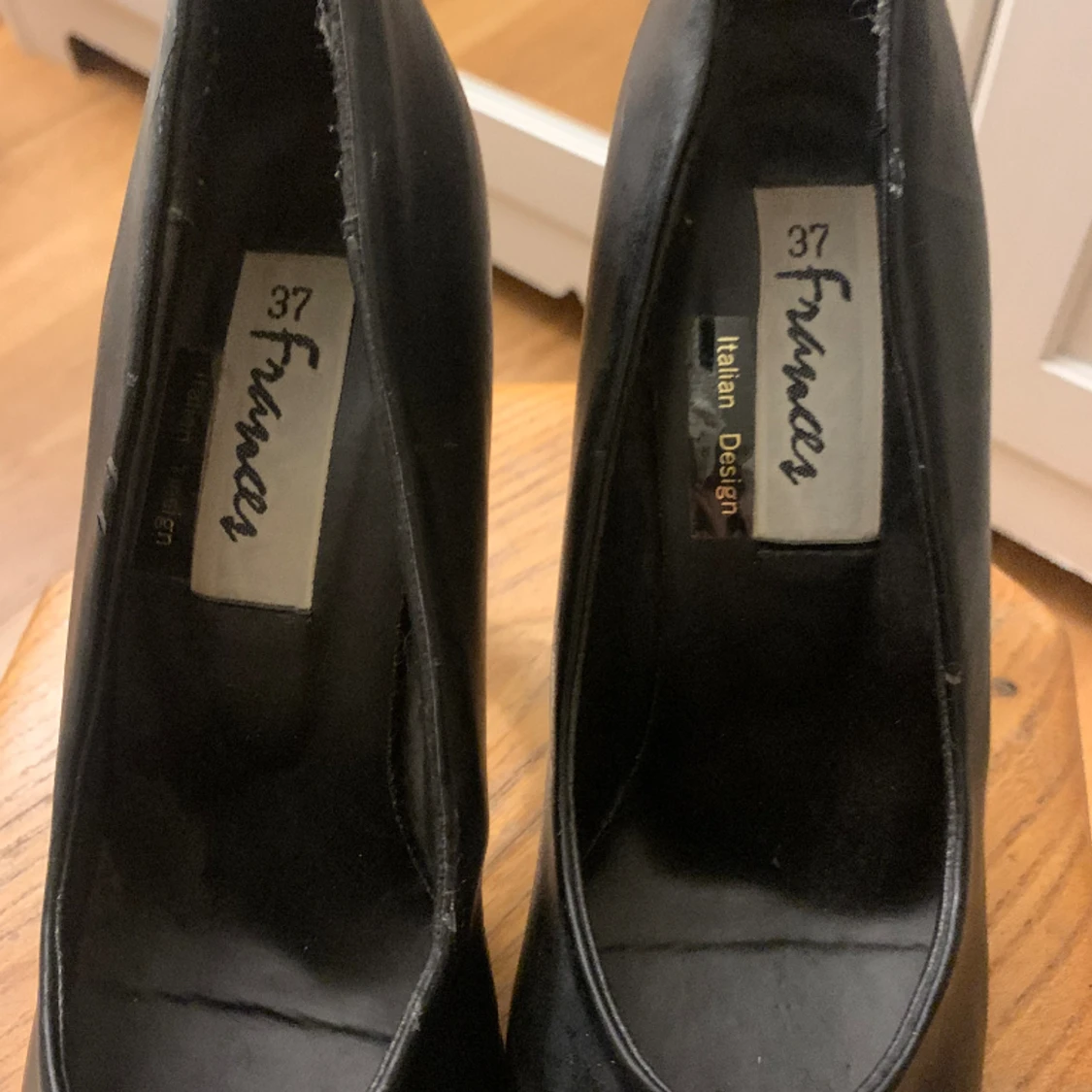 Svarta klackskor  - 90