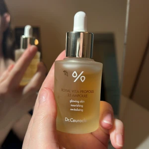 Serum - Royal Vita Propolis 33 Ampoule (30ml) - Säljer detta serum från Glowid då den inte fungerar på min hy (oanvänd) ♥️♥️♥️