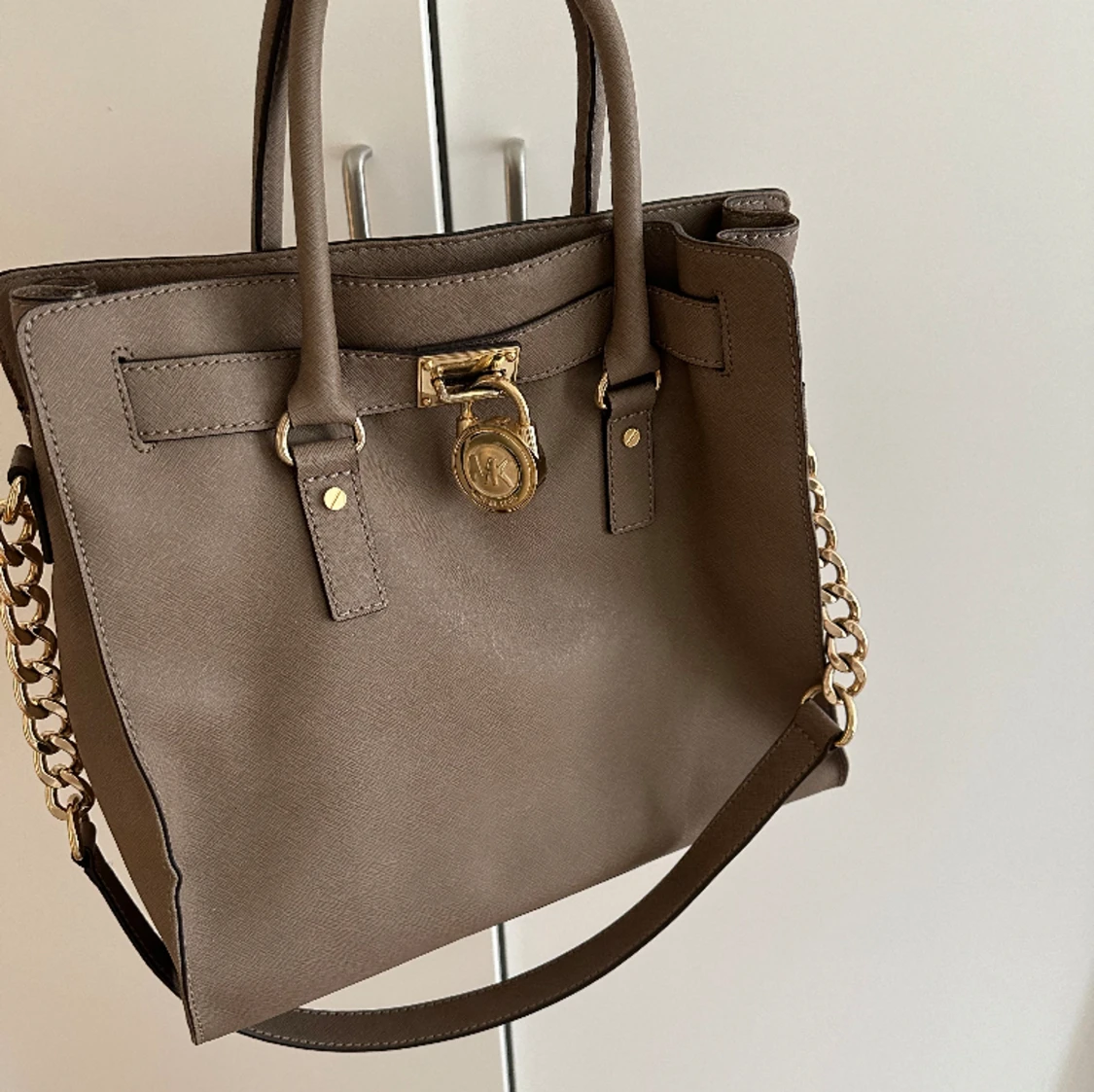  Beige Michael kors väska 