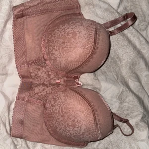 Hunkenmöller bh - Helt ny. 85B