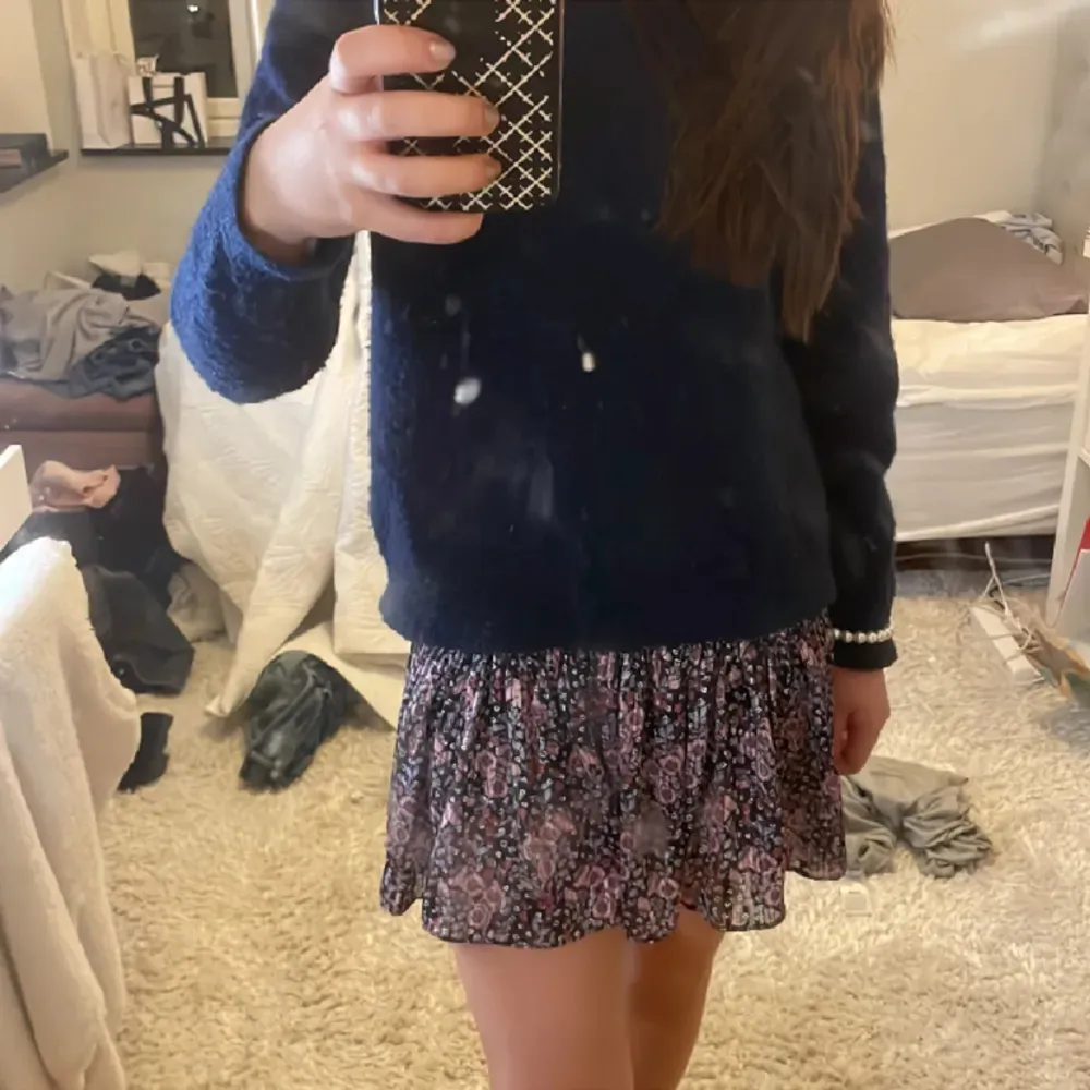Så snygg kjol från zara med inbyggda shorts!!. Kjolar.