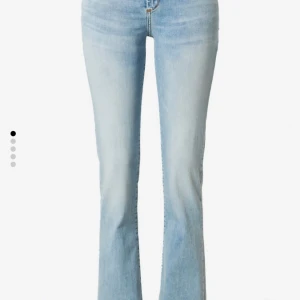 Jeans från Ltb! - de är nästan helt oanvända! Säljer då de är för långa för mig. De är i stroken 25/34 men skulle säga att de är lite extra långa i benen! Köpte för 915kr💕 skriv för egna bilder och pris kan diskuteras 