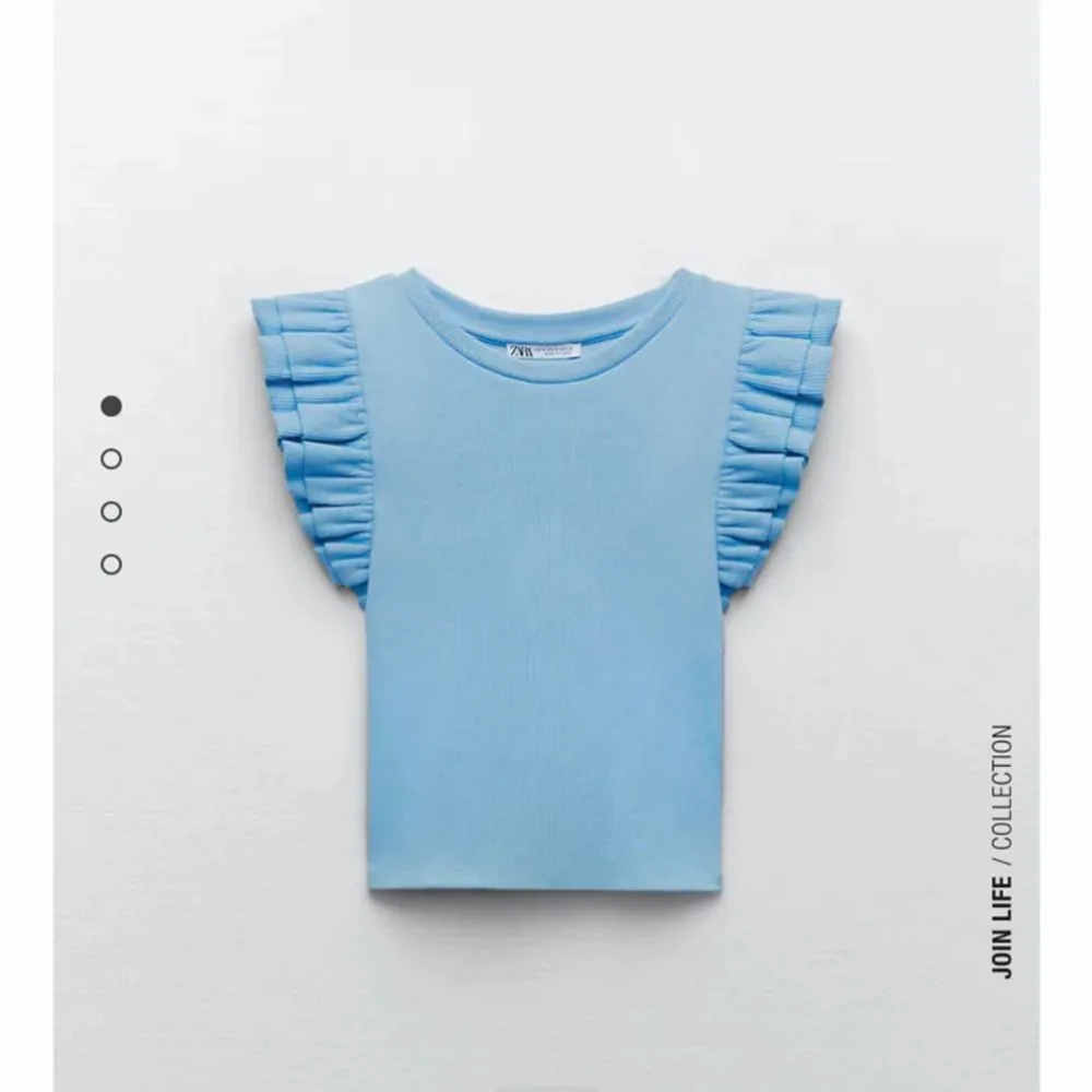 Blå ribbad tröja från zara storlek S, tryck gärna på köp nu 💓. Toppar.