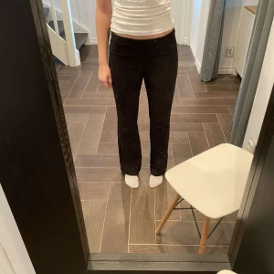 Yoga pants  - Väldigt sköna yoga pants från HM! Inga defekter, som nya! Storlek M skulle säga de passar S.❤️🙌🏻
