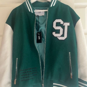 Vårjacka - En supercoola jacka, aldrig använd och i bra skick