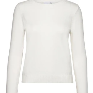 Vit stickad tröja - Säljer min fina vita stickade tröja ifrån Vila då jag inte får användning av den. Den är köpt för nåt år sen så den är lite nopprig men det är inget man tänker på. Originalpris: 330 kr skick: 8/10 Tryck gärna på köp nu!🥰