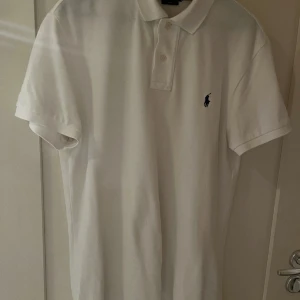 Ralph Lauren piké  - Ralph Lauren piké i mycket bra skick knappt använd 