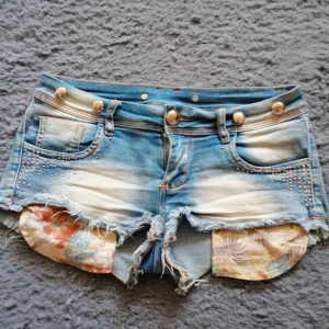 Assnygga lågmidjade shorts - Så snygga lågmidjade shorts, lite vintage🥰🥰