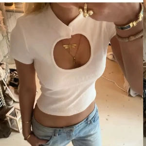 Urringad tröja - Säljer denna söta topp i storlek S