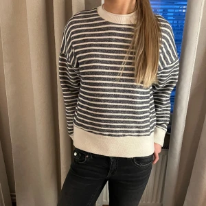 Zara tröja  - Intressekoll på denna jättefina zara tröja. Pris kan diskuteras!💕