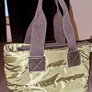 Väska - Helt oanvänd!