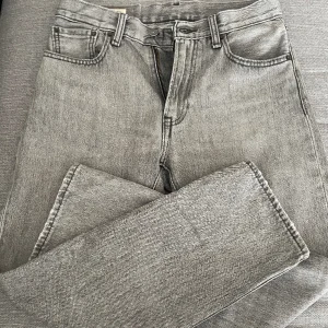 Levis Jeans - Mått=W29 L30 Skick=extremt bra skick  Pris=400 kan diskuteras  