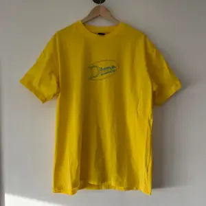 yellow dime t-shirt, size x-large