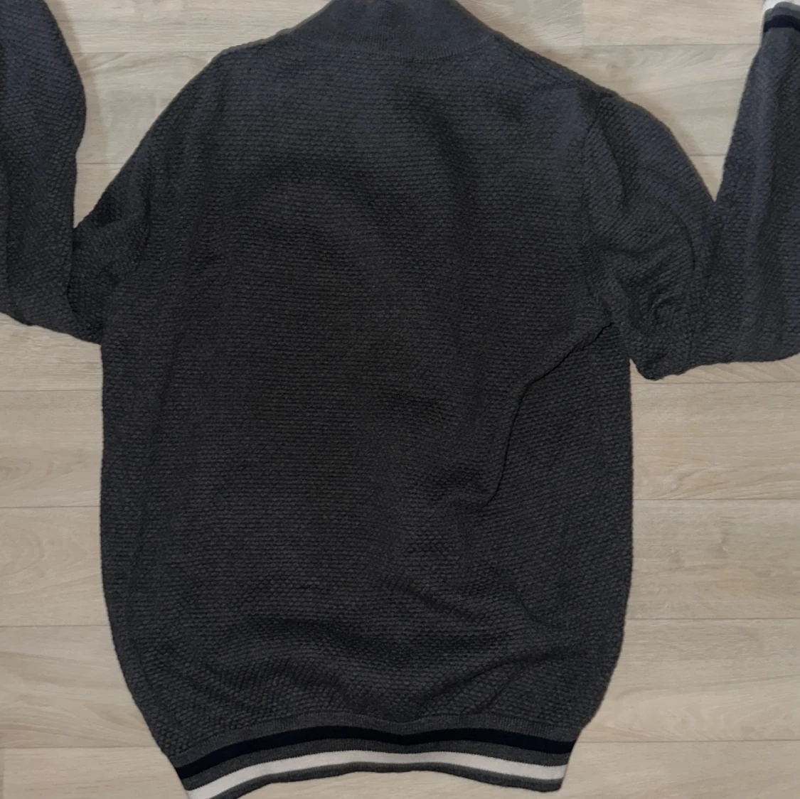 Grå kofta från Felix Hardy  - 2