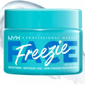 NYX Freezie Cooling Primer 50ml - NYX Freezie är en blå burk med 50 ml kylande primer och fuktkräm i gel-form. Produkten är genomskinlig och har en fräsch känsla, perfekt som bas innan smink. Snygg turkos förpackning i plast med skruvlock.