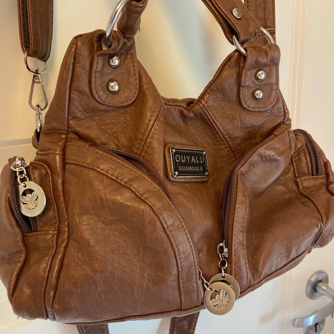 Brun axelväska  - 1