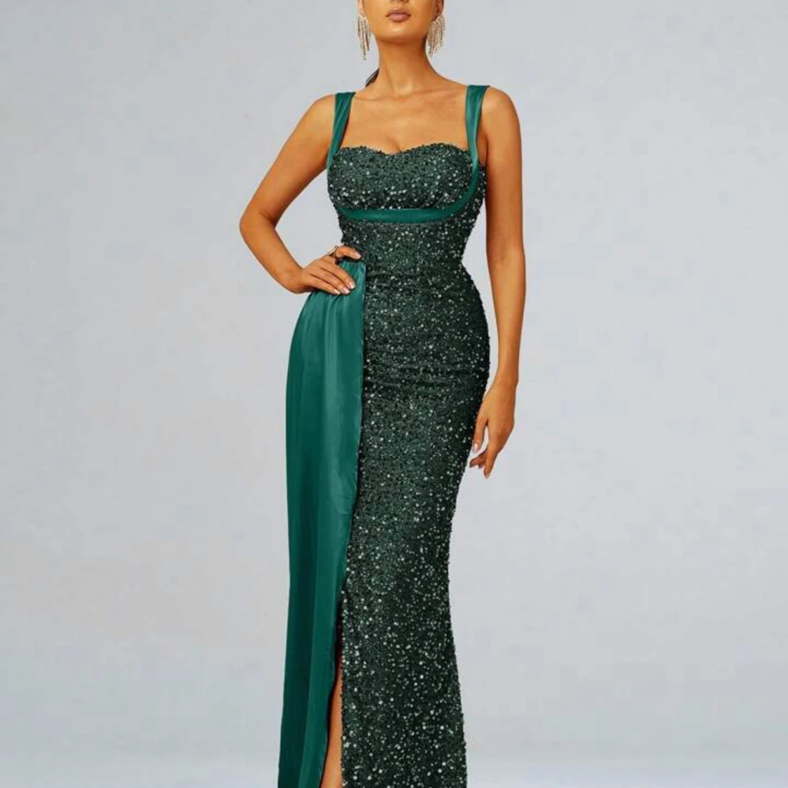 Grön glittrig långklänning Miss Ord