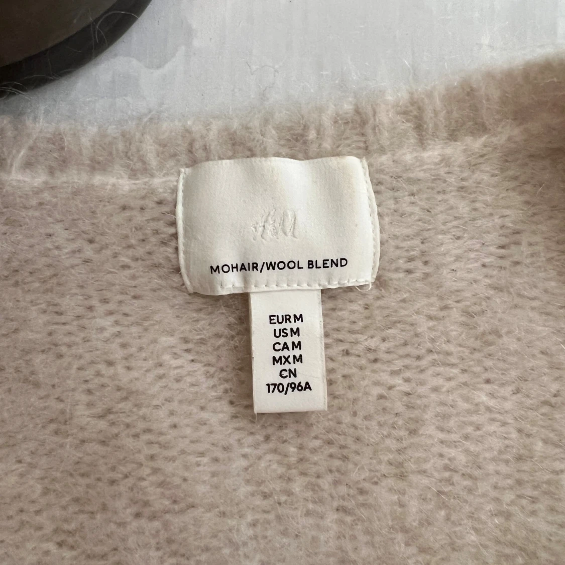 Beige fluffig stickad tröja H&M - 3