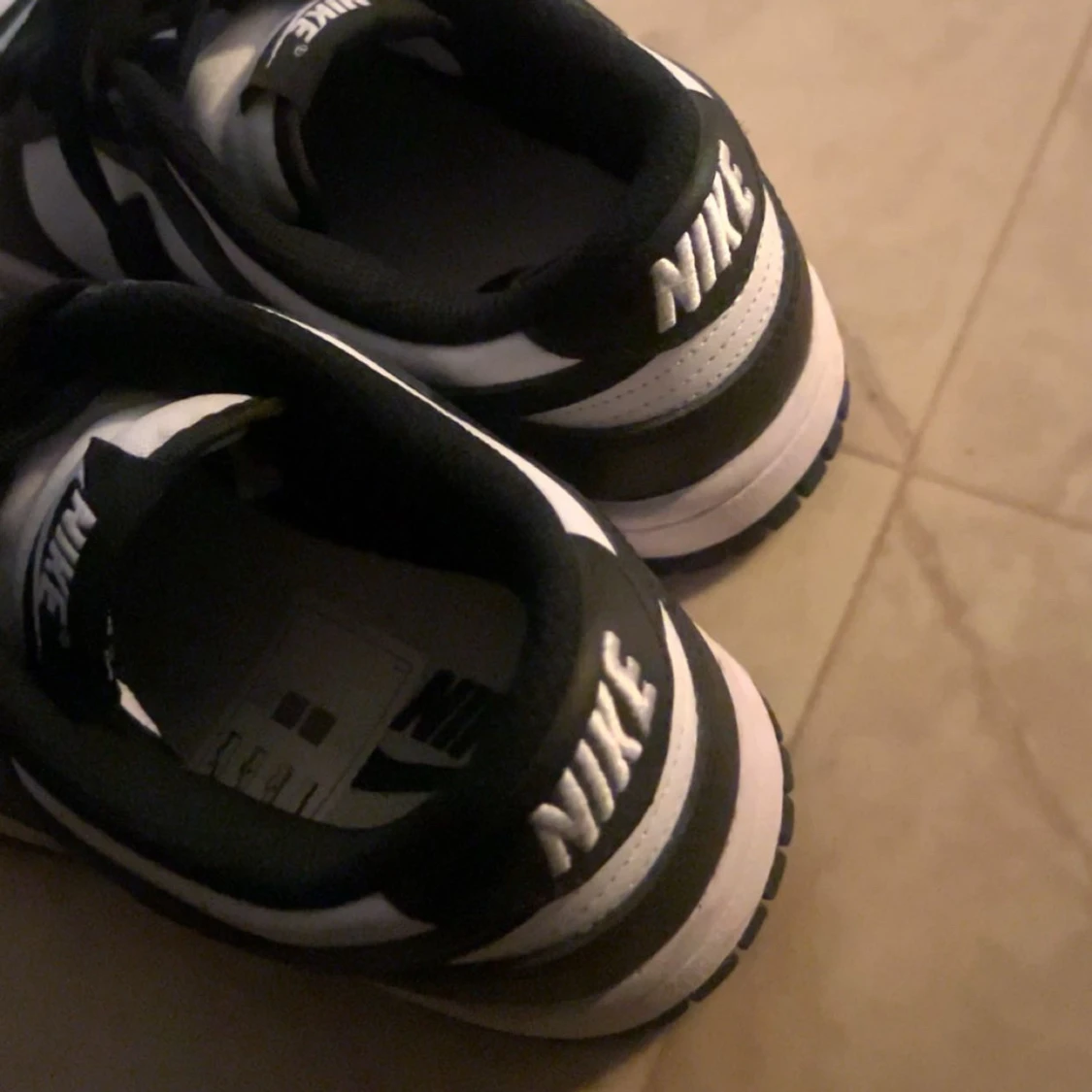 Nike Dunk Low svart/vit sneakers - 1