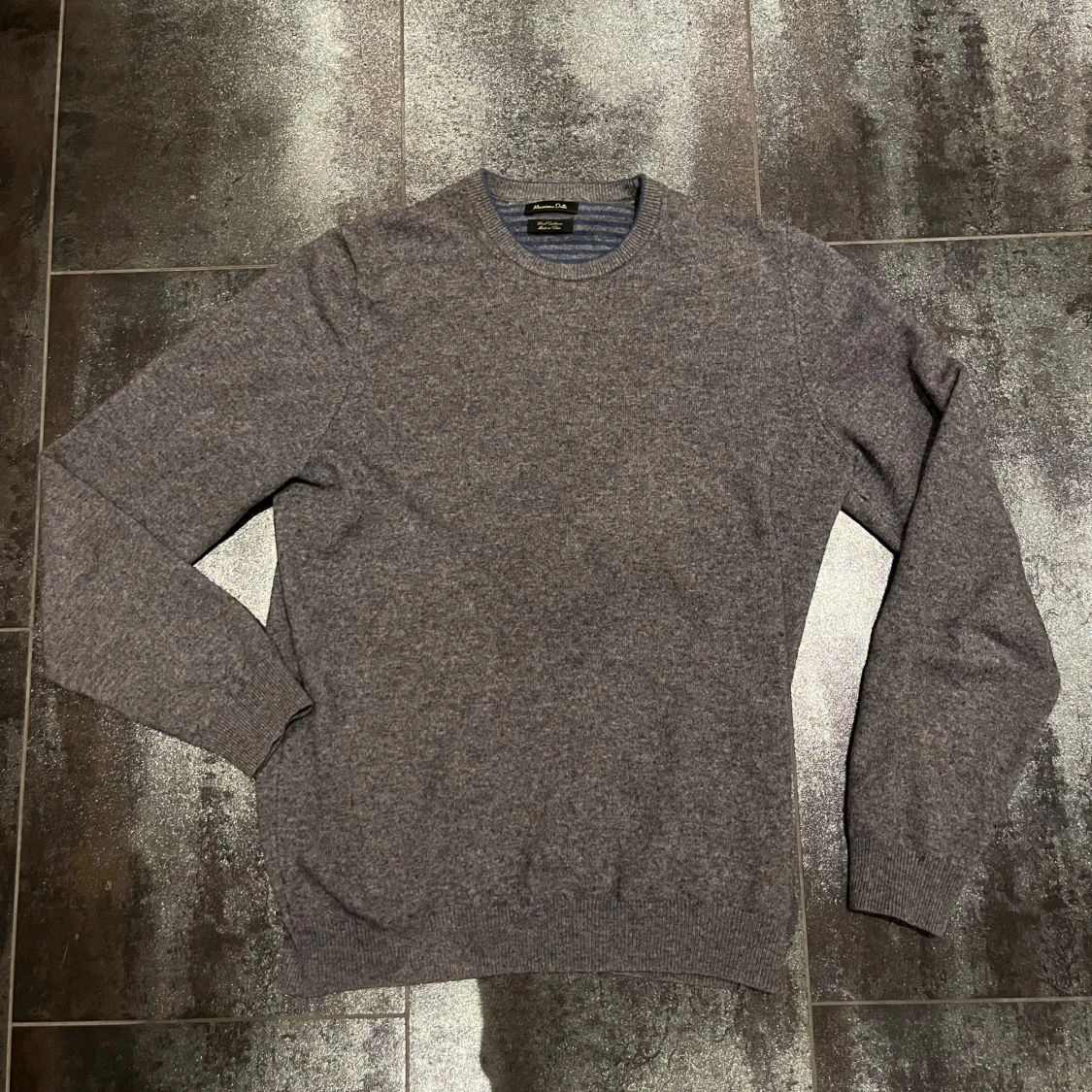 Grå kashmirtröja från Massimo Dutti