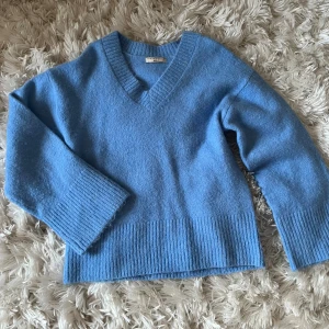  stickad tröja  - Jättefin stickad tröja från Gina🫶🏻använd max 5 gånger så är som ny 