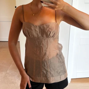 HM topp - Super söt topp från hm, aldrig använd💋💋