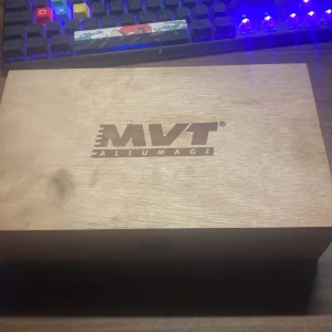 Mvt dd till am6 - Mvt dd för am6 finns en spricka i lådan som va när jag köpte d en