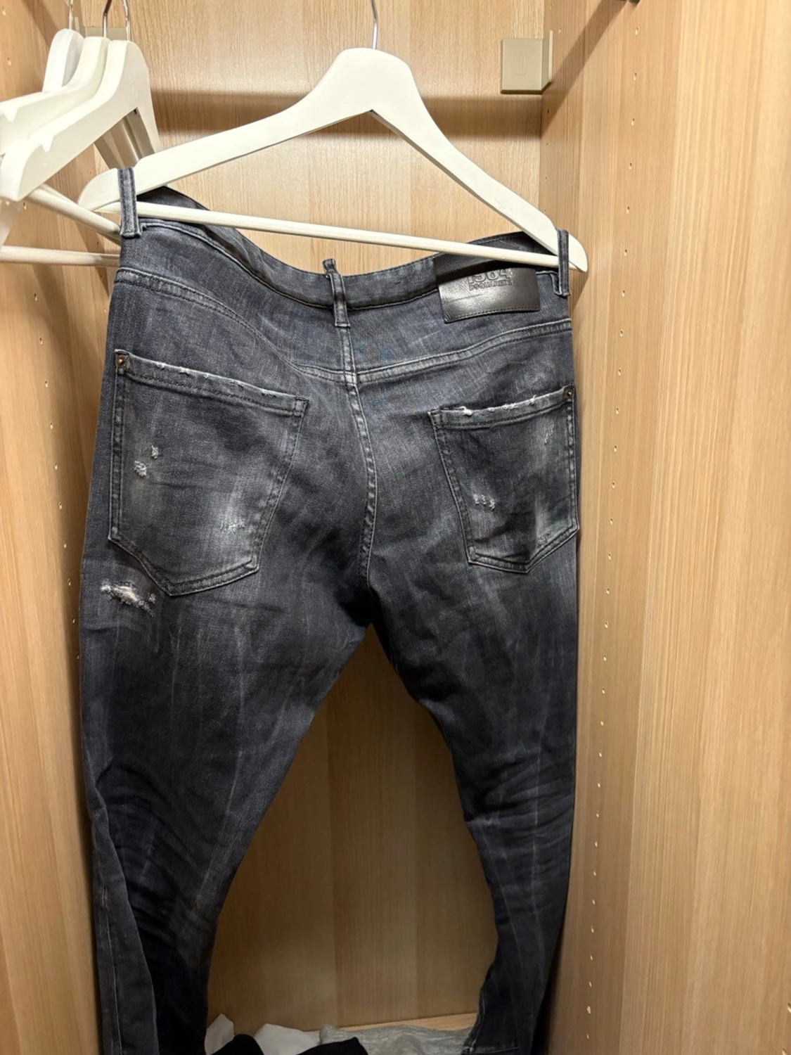 Svarta slitna jeans från Dsquared2 - 1