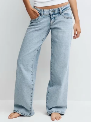 Baggy jeans - Endast använd två gånger, blå low waist baggy jeans från Gina tricot som just nu är slutsålda. 