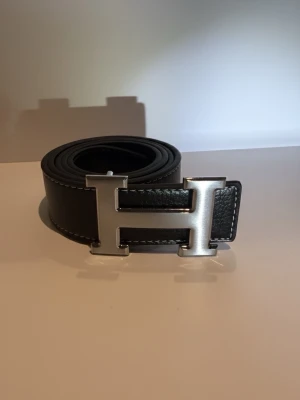 Herme’s  - Helt nytt!!Svart bälte