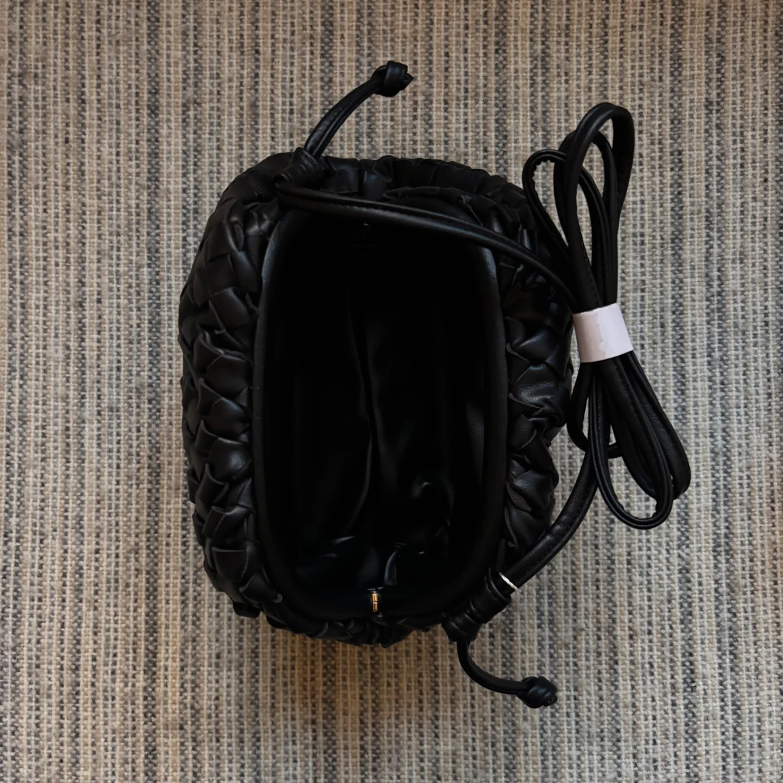 Svart flätad väska  - 2