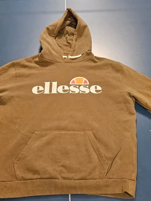 Ellesse hoodie - Grön Ellesse hoodie, stl Large.