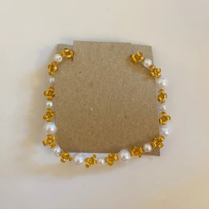 Handgjort armband  - Handgjort armband med elastiskt band💕