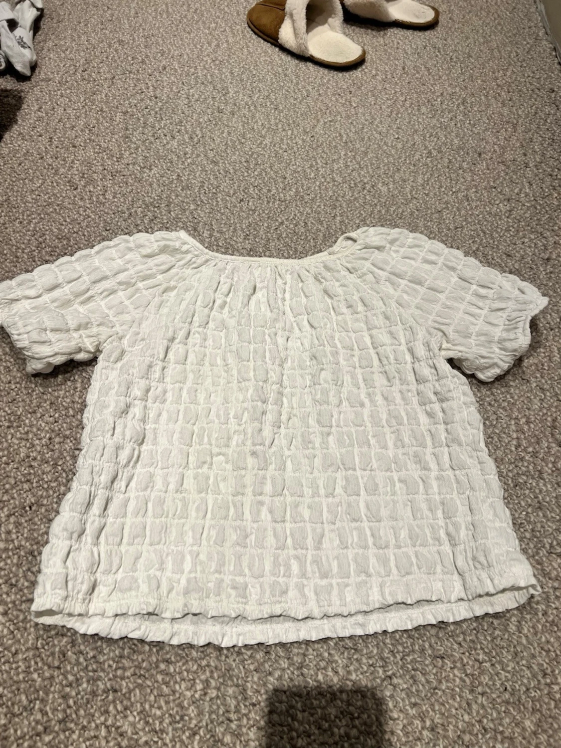 Vit strukturerad blus med kort ärm - 1