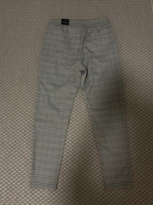 Rutiga kostymbyxor Only & Sons - Only&Sons  kostymbyxor. Skick 10/10 aldrig använda:)