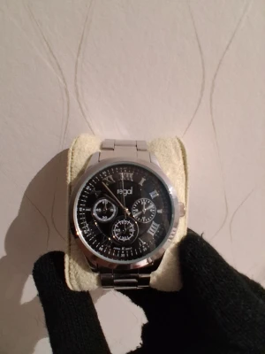 Regal klocka - Ny regal klocka för endast 149kr. Ny kostar 500kr!