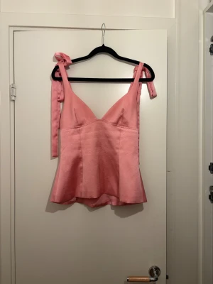 Rosa linnetopp med knytband - zara festtopp