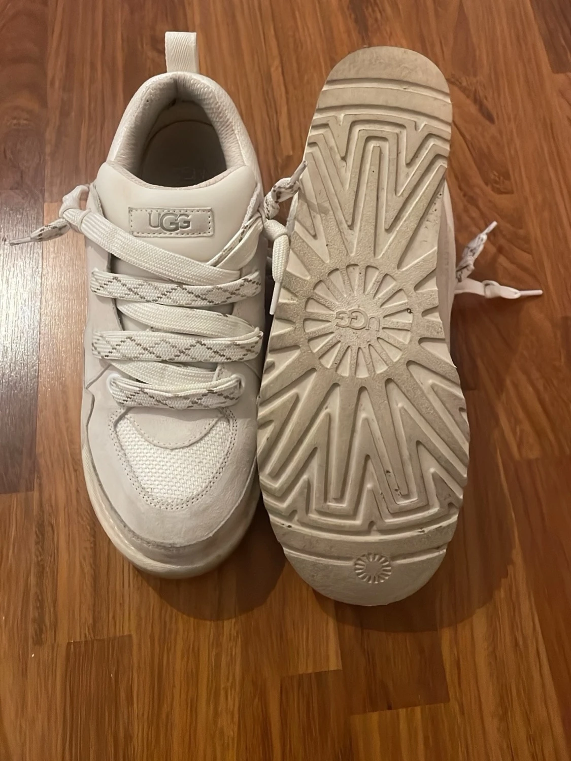 Vita chunky sneakers från UGG - 3