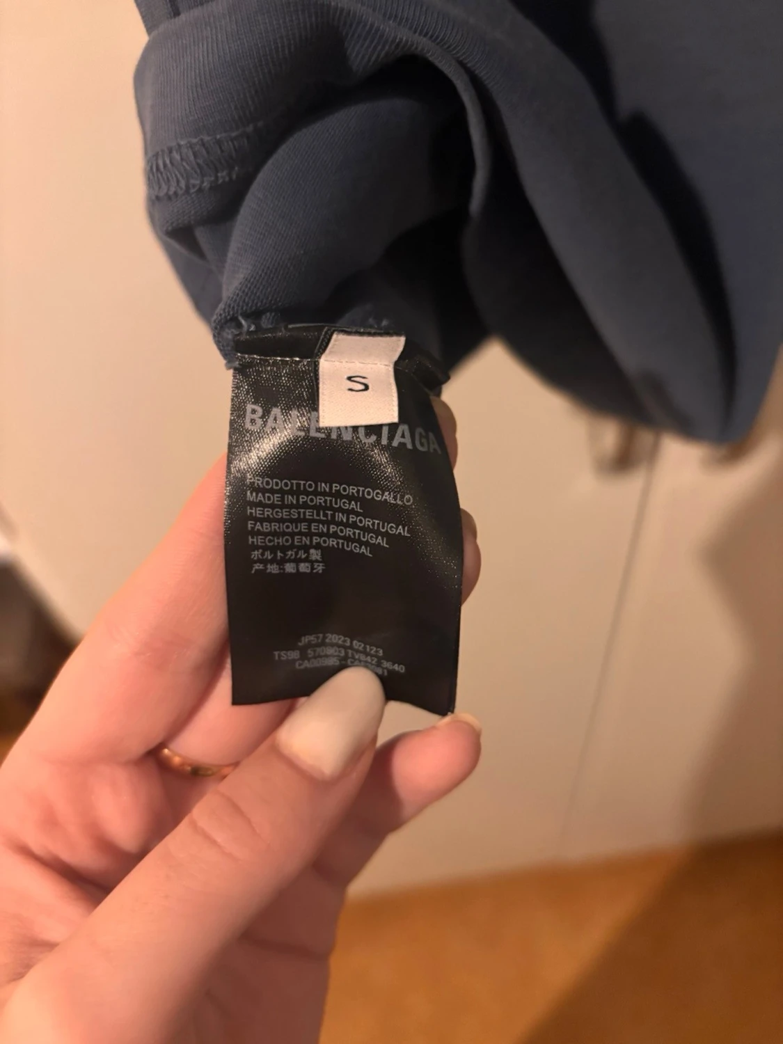 Mörkgrå Balenciaga t-shirt med paljetter - 3