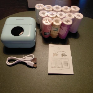 Mini printer/Skrivare - Ny mini printer/skrivsre, 13 rullar + 1 som sitter i. USB kabel, instruktionshäfte