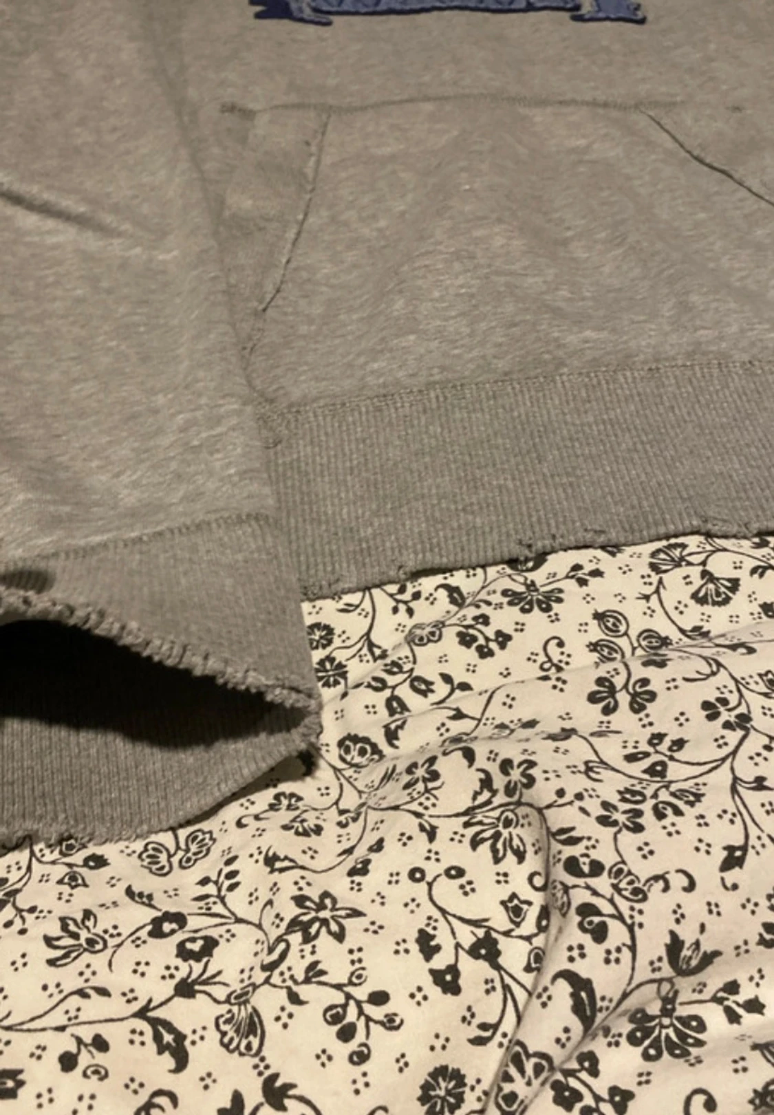 Grå hoodie från Abercrombie & Fitch - 3