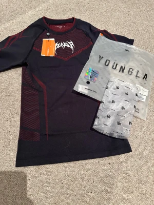 Young La blackweek drop  - Tröja från Young La blackweek drop slutsåld överallt och svår att få tag i 