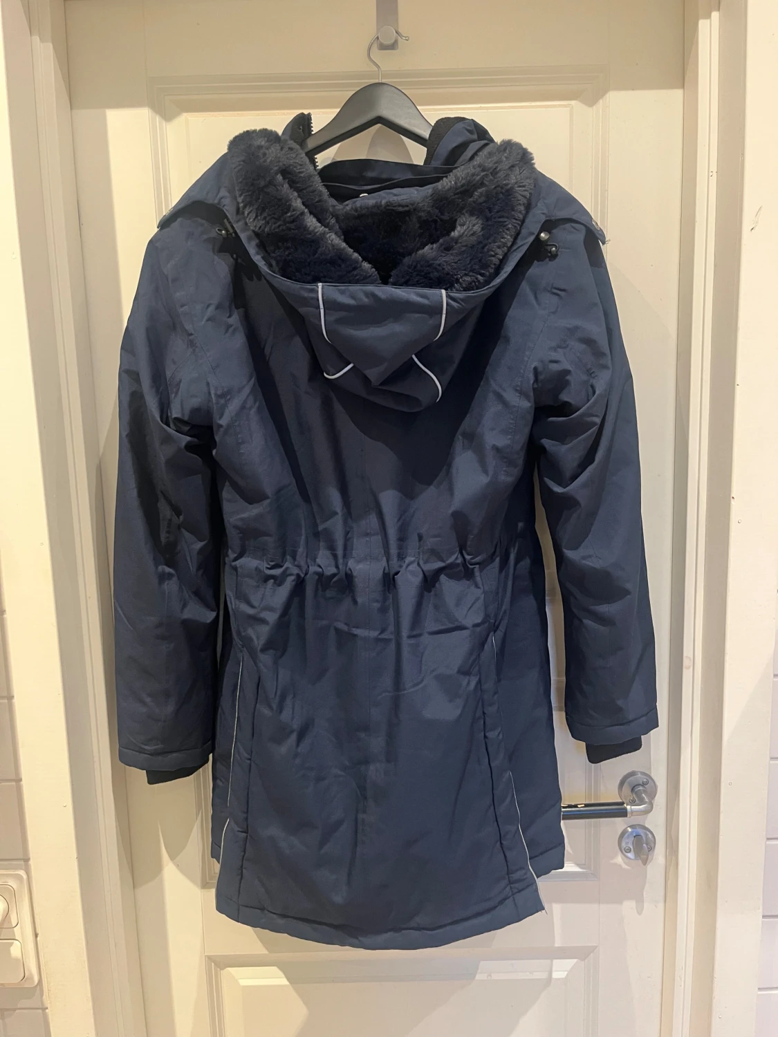 Mörkblå stalljacka till vintern från CRW - 1